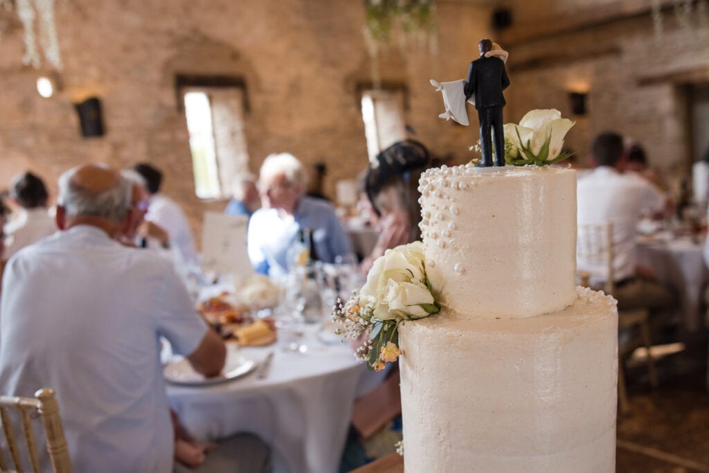 Wedding cake at Oxleaze Barn